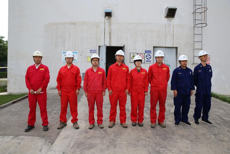 危化行业静电隐患大?防爆防静电工作服杜绝易燃易爆风险 危化行业静电隐患大?防爆防静电工作服杜绝易燃易爆风险